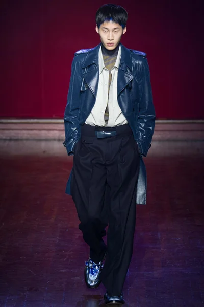 Look 1
